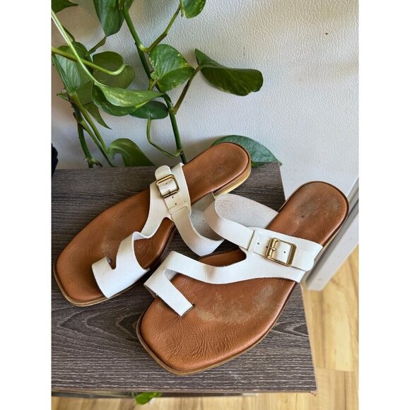 Women’s size 39 white flat sandals - Picture 1 of 8